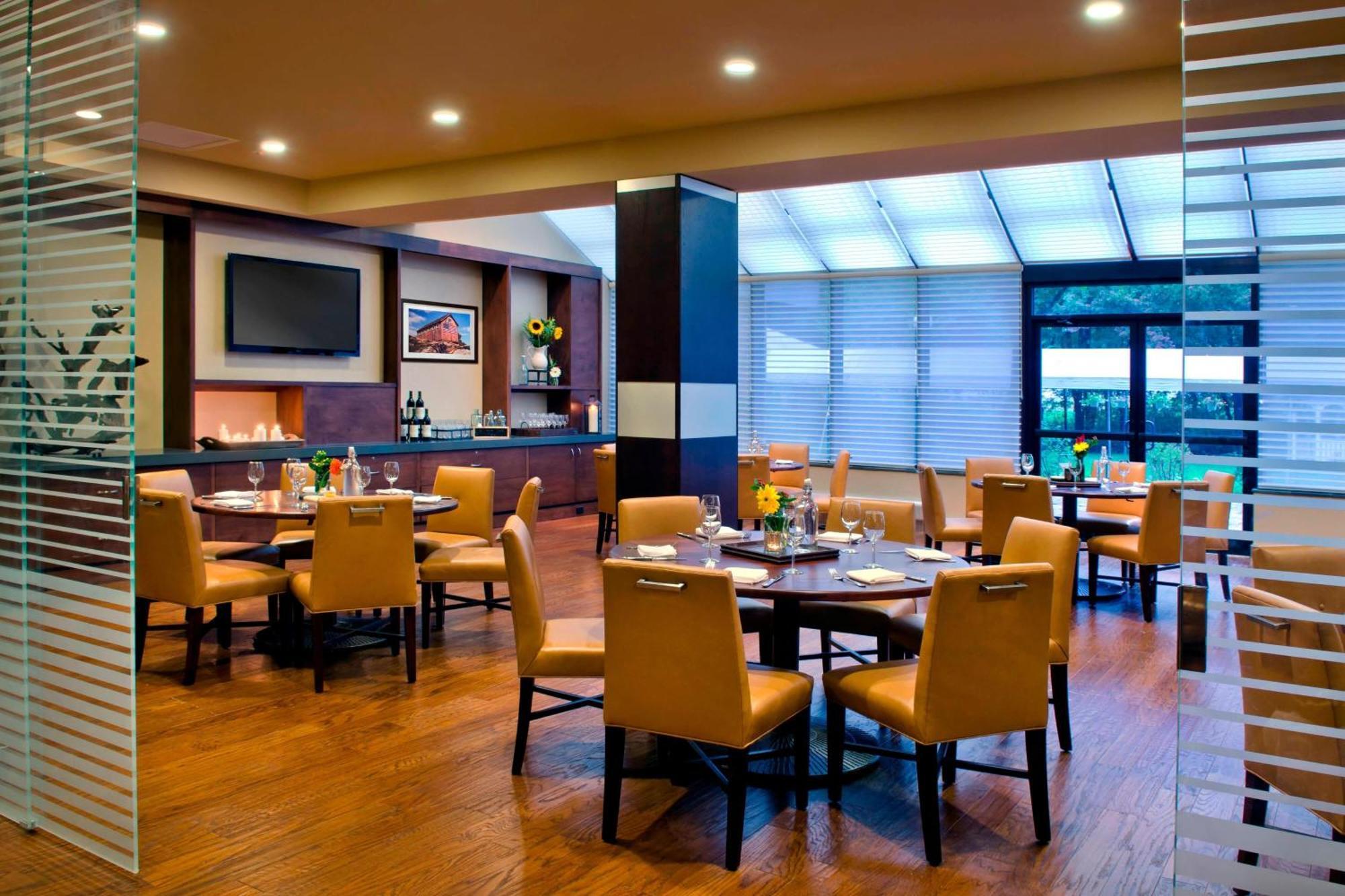 Trumbull Marriott Shelton Restaurante foto